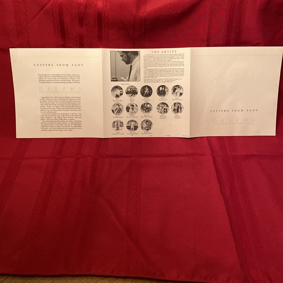 Elvis Presley: Looking at a Legend Delphi Collector Plate - 8 1/2” - Picture 5 of 7